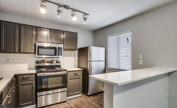 Apartment for rent at 2624 Southern Hills Blvd, Arlington, TX 76006