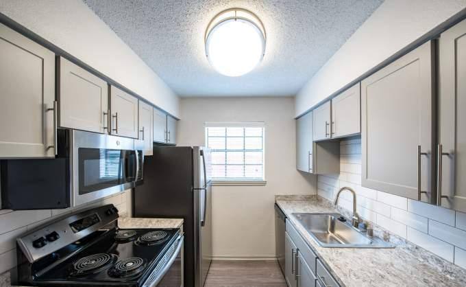 Apartment for rent at 1602 Frankford Rd E, Carrollton, TX 75007