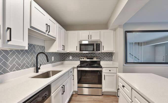 Apartment for rent at 5151 Verde Valley Lane, Dallas, TX 75254