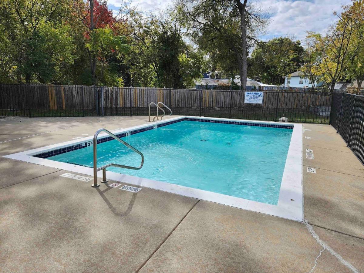 Apartment for rent at Springdale Estates, 1050 Springdale Rd, Austin, TX 78721