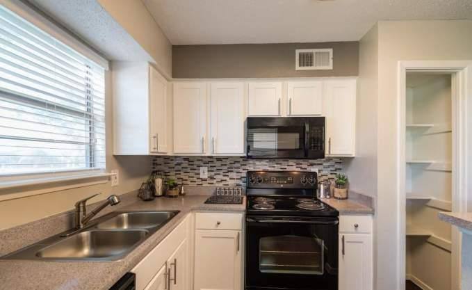 Apartment for rent at 1811 Frankford Rd E, Carrollton, TX 75007