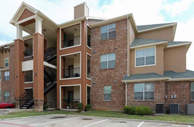Apartment for rent at 2950 Alemeda St, Fort Worth, TX 76108