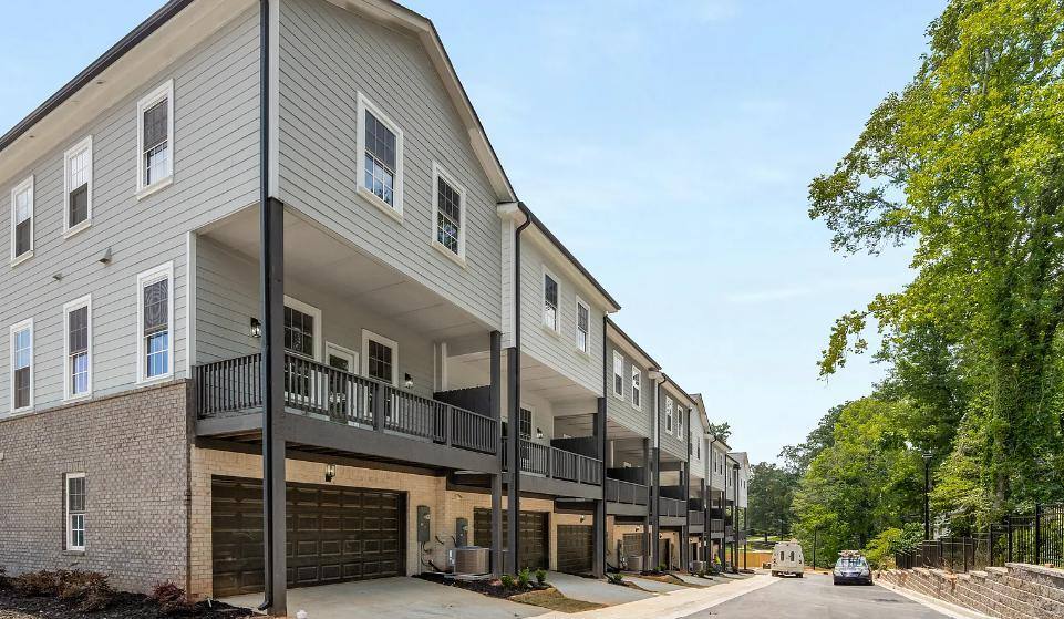 Apartment for rent at 3165 Dogwood Dr, Atlanta, GA 30354