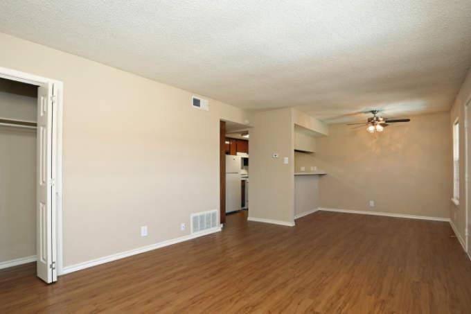 Apartment for rent at 400 W Anderson Lane, Austin, TX 78752