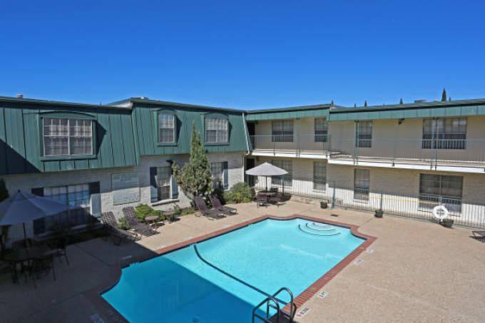 Apartment for rent at 400 W Anderson Lane, Austin, TX 78752
