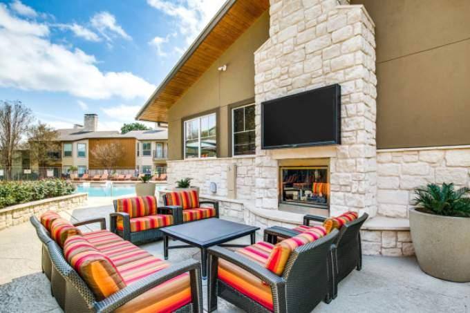 Apartment for rent at 2800 Bartons Bluff Lane, Austin, TX 78746