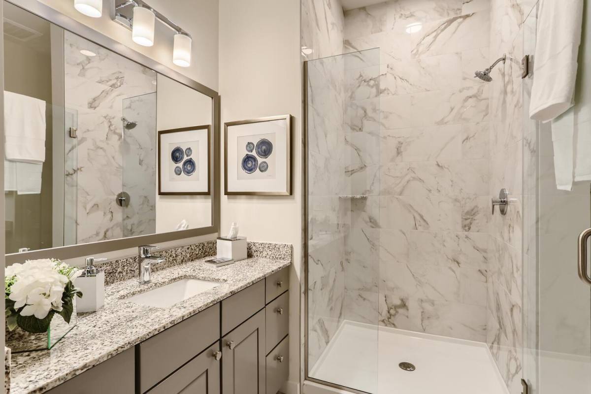 Apartment for rent at 2450 Plum Grove Rd, Schaumburg, IL 60173