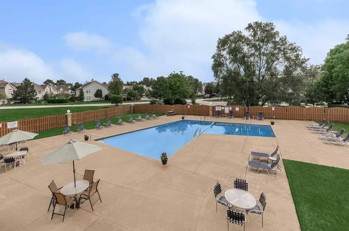 Apartment for rent at 201 Flame Dr, Carol Stream, IL 60188
