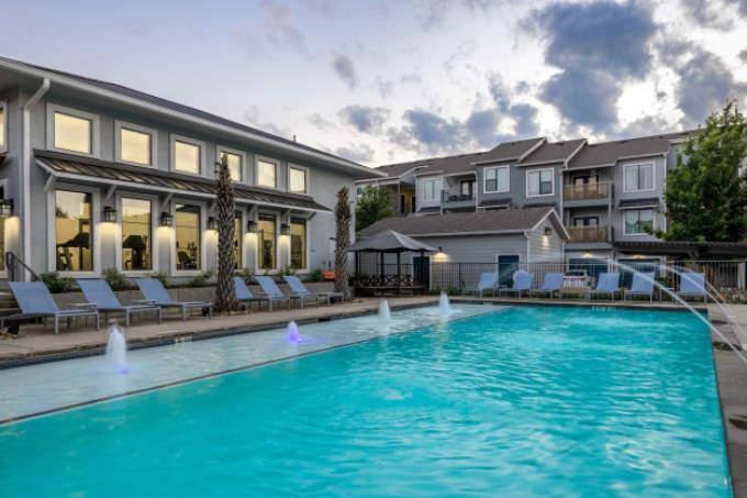 Apartment for rent at 304 E William Cannon Dr, Austin, TX 78745