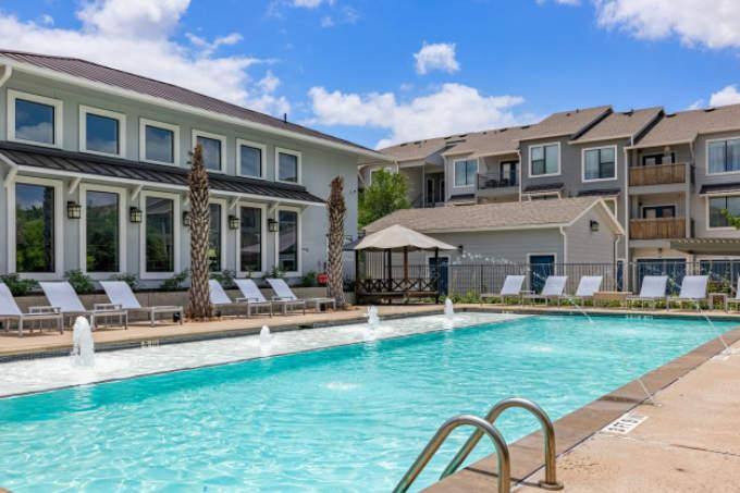 Apartment for rent at 304 E William Cannon Dr, Austin, TX 78745
