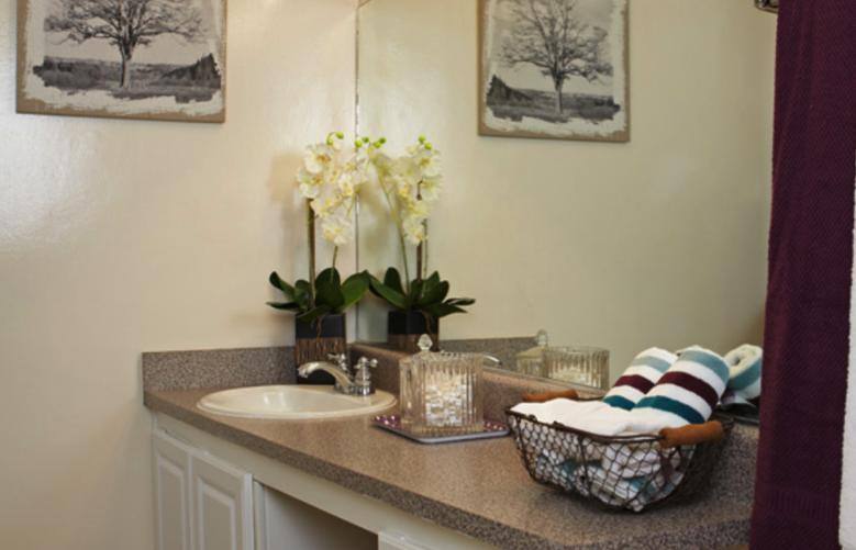Apartment for rent at Sunset Barrington Gardens, 233 S Barrington Ave, Los Angeles, CA 90049