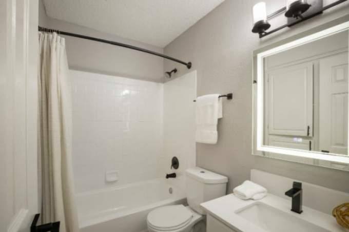 Apartment for rent at 5200 N Lamar Blvd, Austin, TX 78751