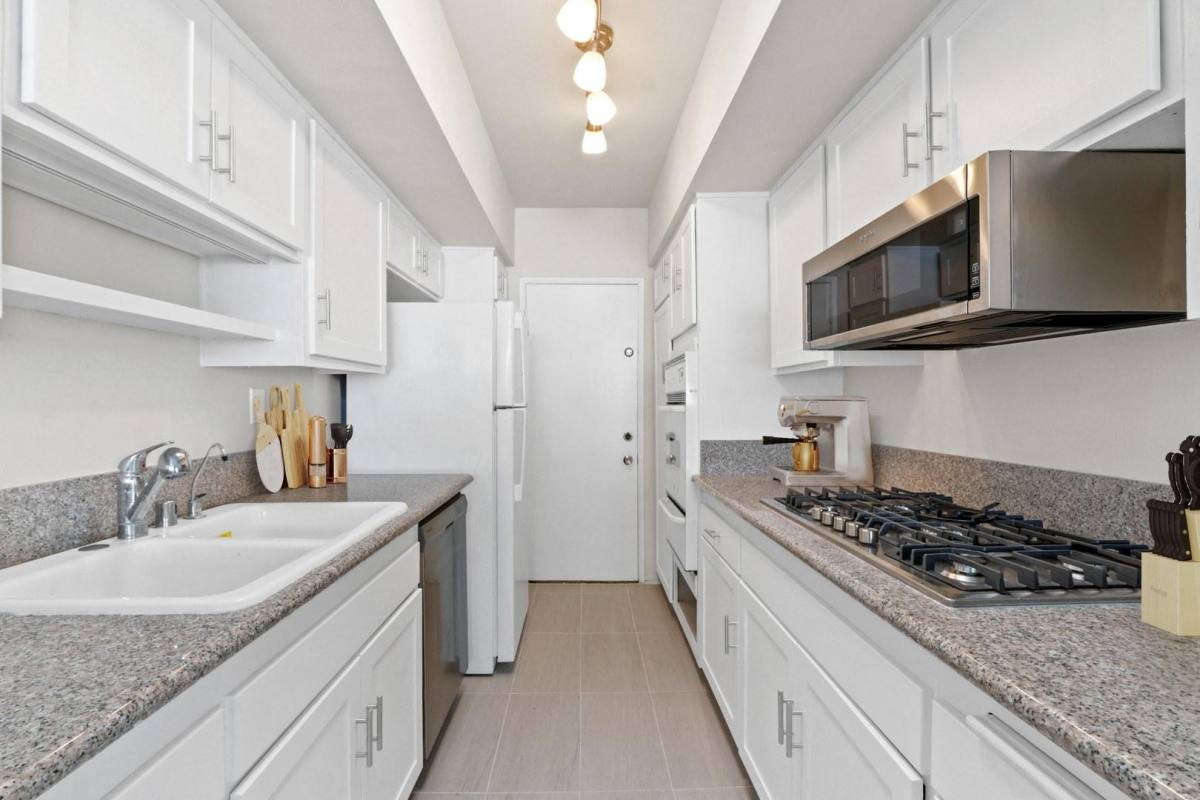 Apartment for rent at Sherholt Apartment Homes, 416 S Sherbourne 417 Holt, Los Angeles, CA 90048