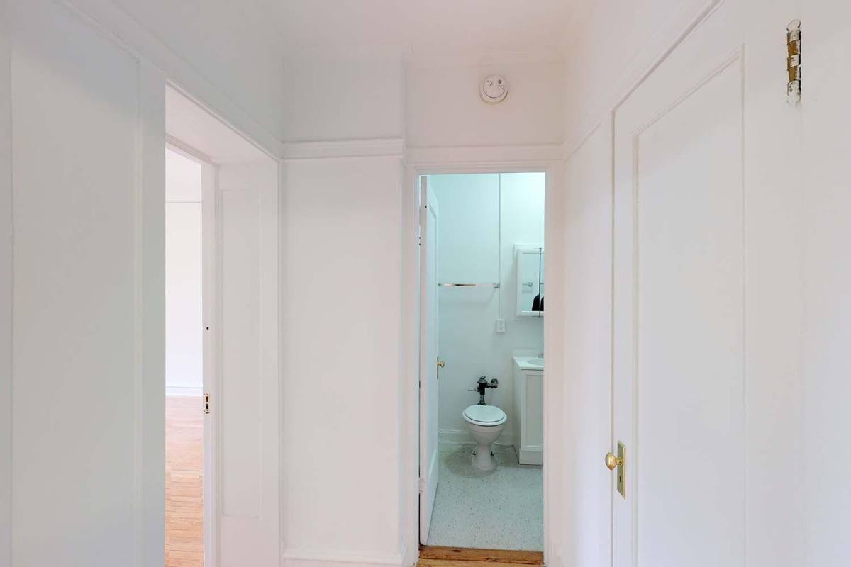 Apartment for rent at 1440 E 52nd St, Chicago, IL 60615