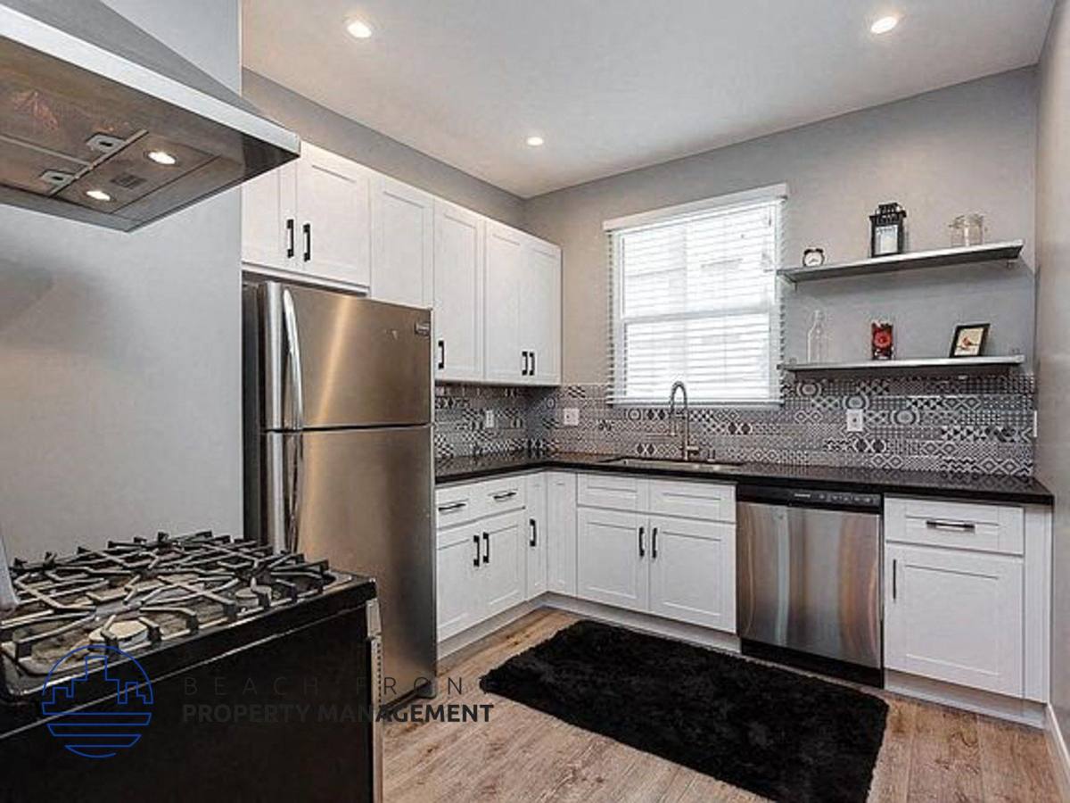 Apartment for rent at 681 Shatto Place, Los Angeles, CA 90005