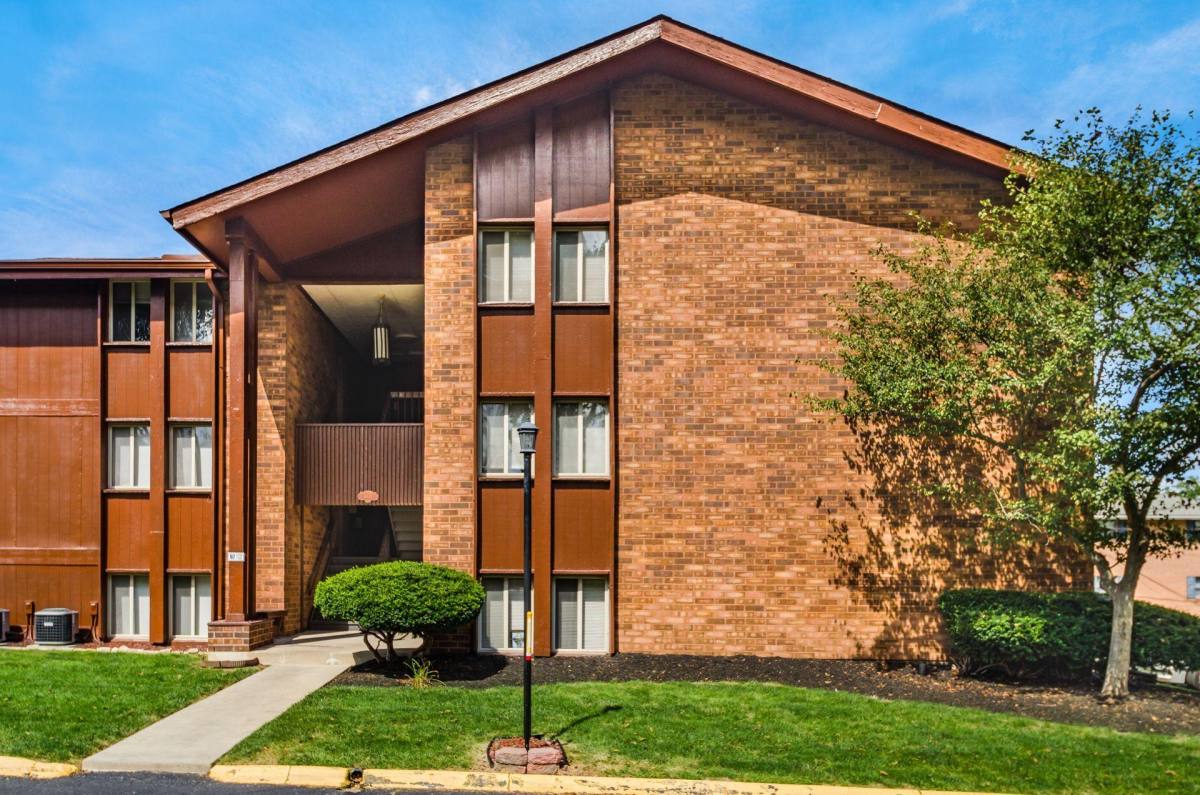 Apartment for rent at 4443 Mobile Drive, 4443-4445 Mobile Dr, Columbus, OH 43220