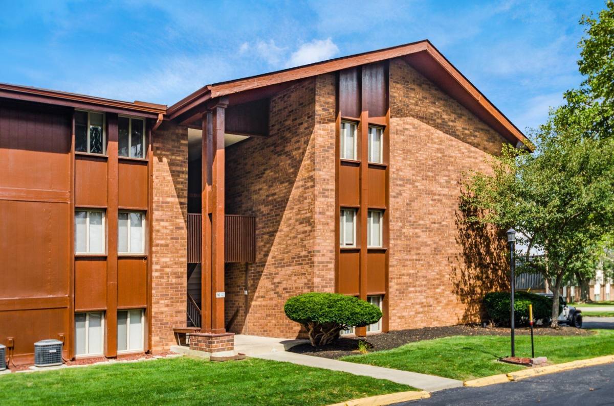 Apartment for rent at 4443 Mobile Drive, 4443-4445 Mobile Dr, Columbus, OH 43220