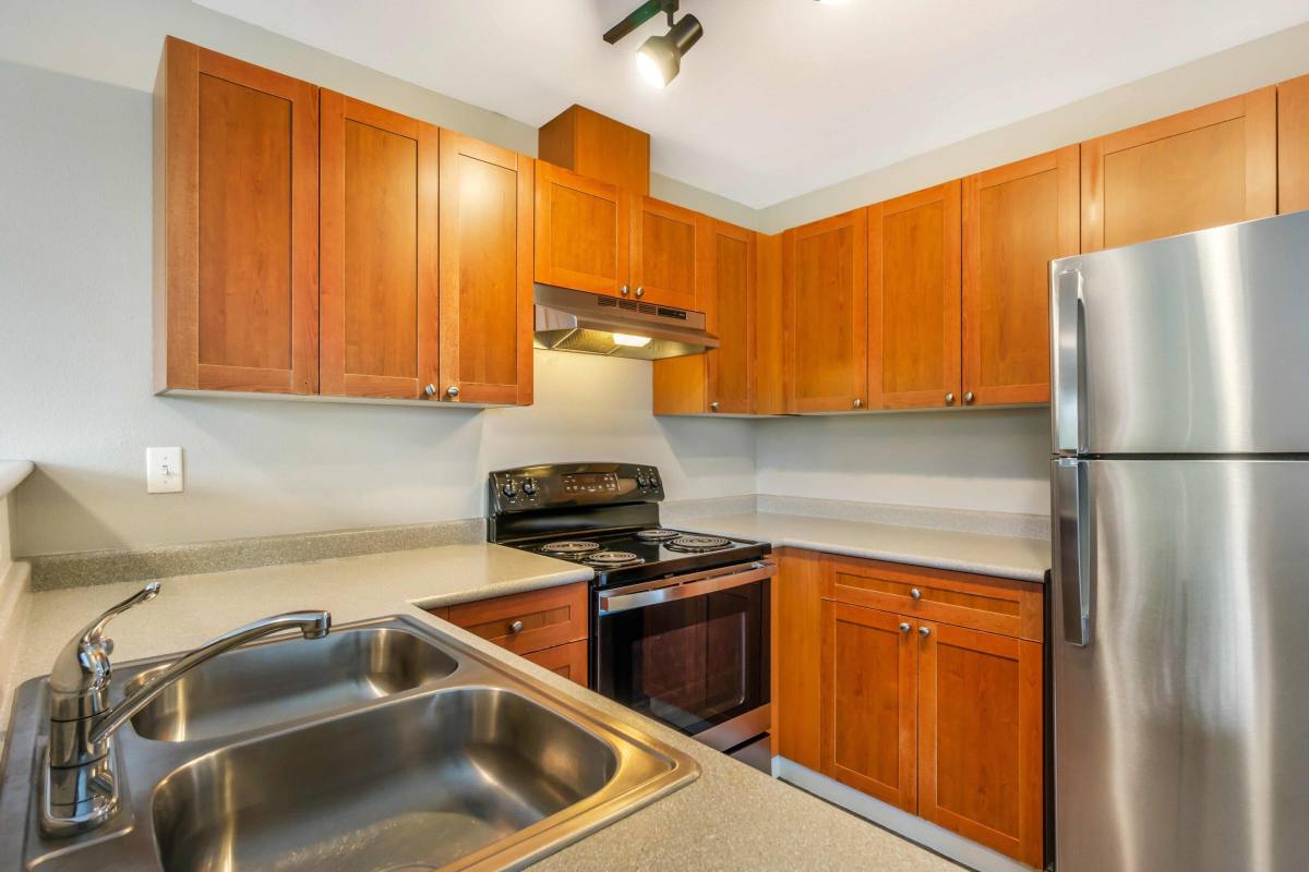 Apartment for rent at 914 E Terrace St, Seattle, WA 98122