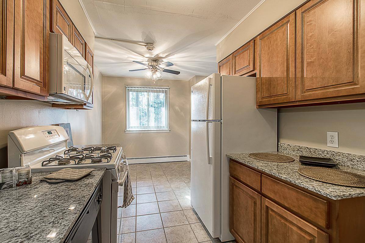 Apartment for rent at Meshanticut House, 630 Oaklawn Ave, Cranston, RI 02920