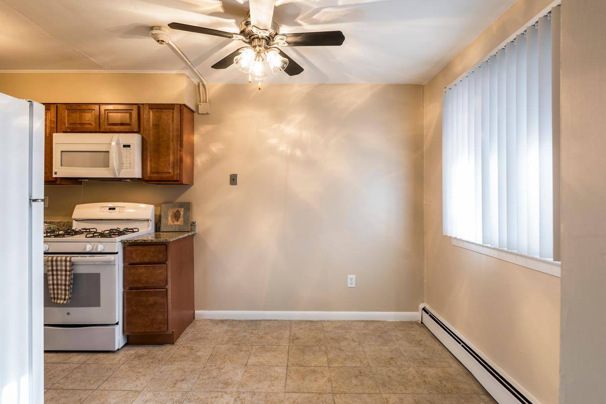 Apartment for rent at Meshanticut House, 630 Oaklawn Ave, Cranston, RI 02920