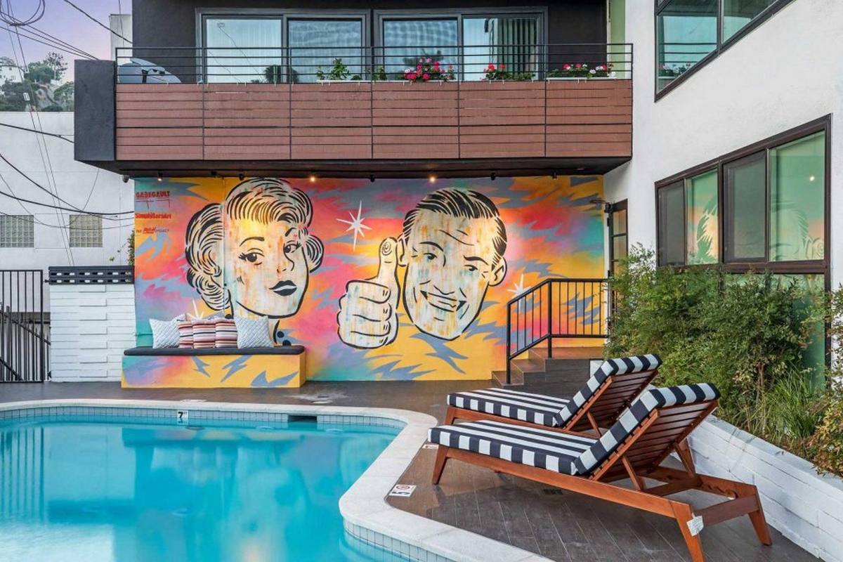 Apartment for rent at 1425 North Crescent Heights Boulevard, 1425 N Crescent Heights, Los Angeles, CA 90046