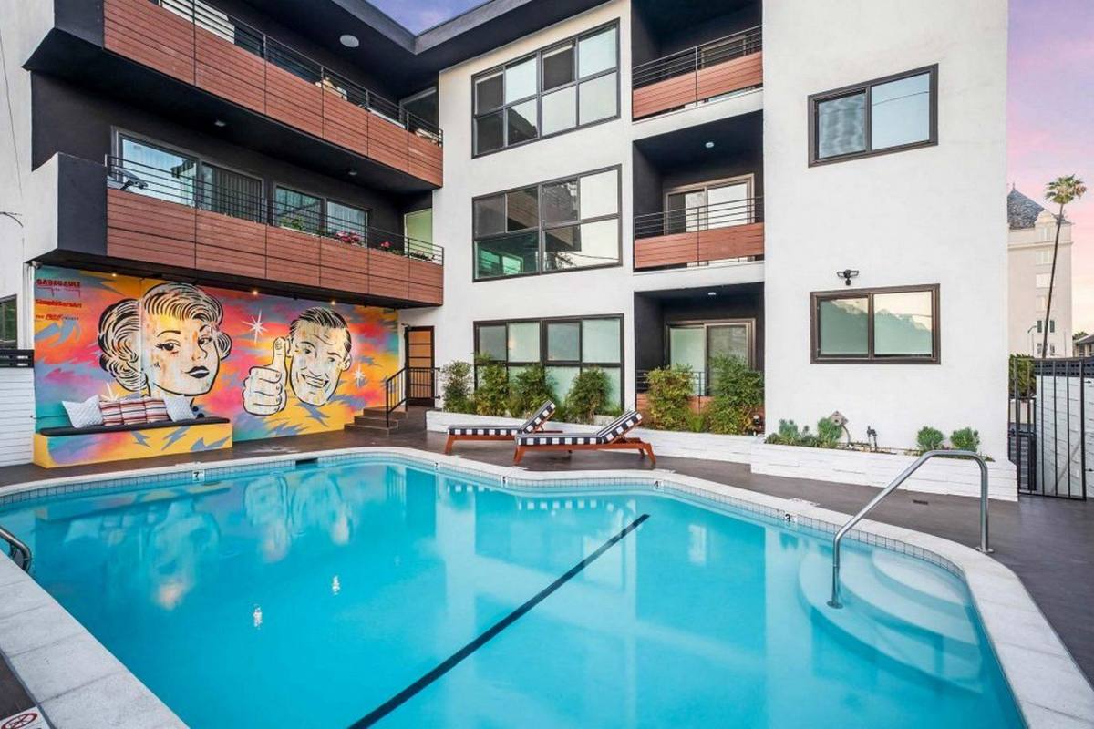 Apartment for rent at 1425 North Crescent Heights Boulevard, 1425 N Crescent Heights, Los Angeles, CA 90046