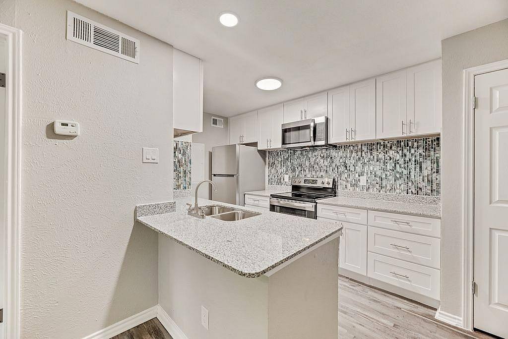Apartment for rent at Spring Hollow, 2703 N Buckner Blvd, Dallas, TX 75228