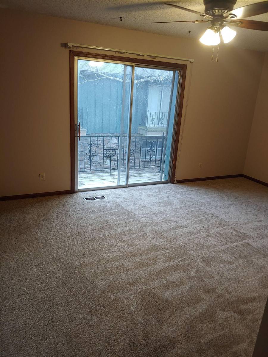 Apartment for rent at 2104 S Broadway St, Pittsburg, KS 66762