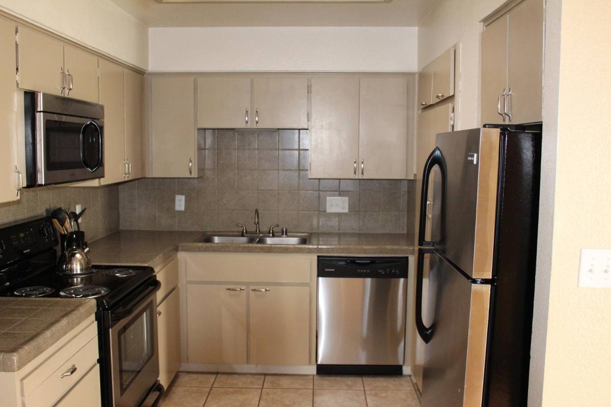Apartment for rent at The Lexington, 8060 N Glenn Ave, Fresno, CA 93711