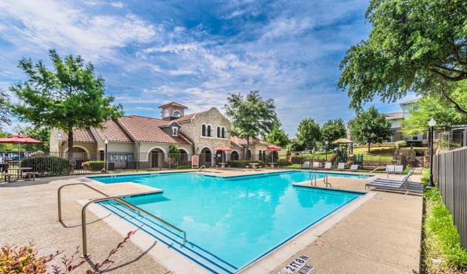 Apartment for rent at 3303 Southern Oaks Blvd #3121, Dallas, TX 75216