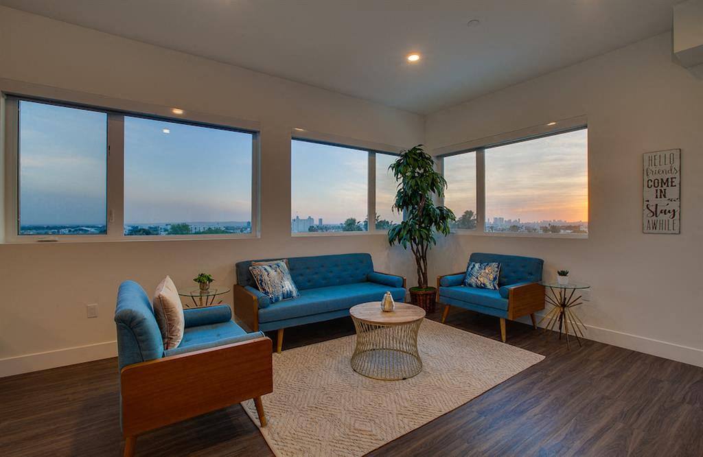 Apartment for rent at 6630 Sunset Blvd, Los Angeles, CA 90028