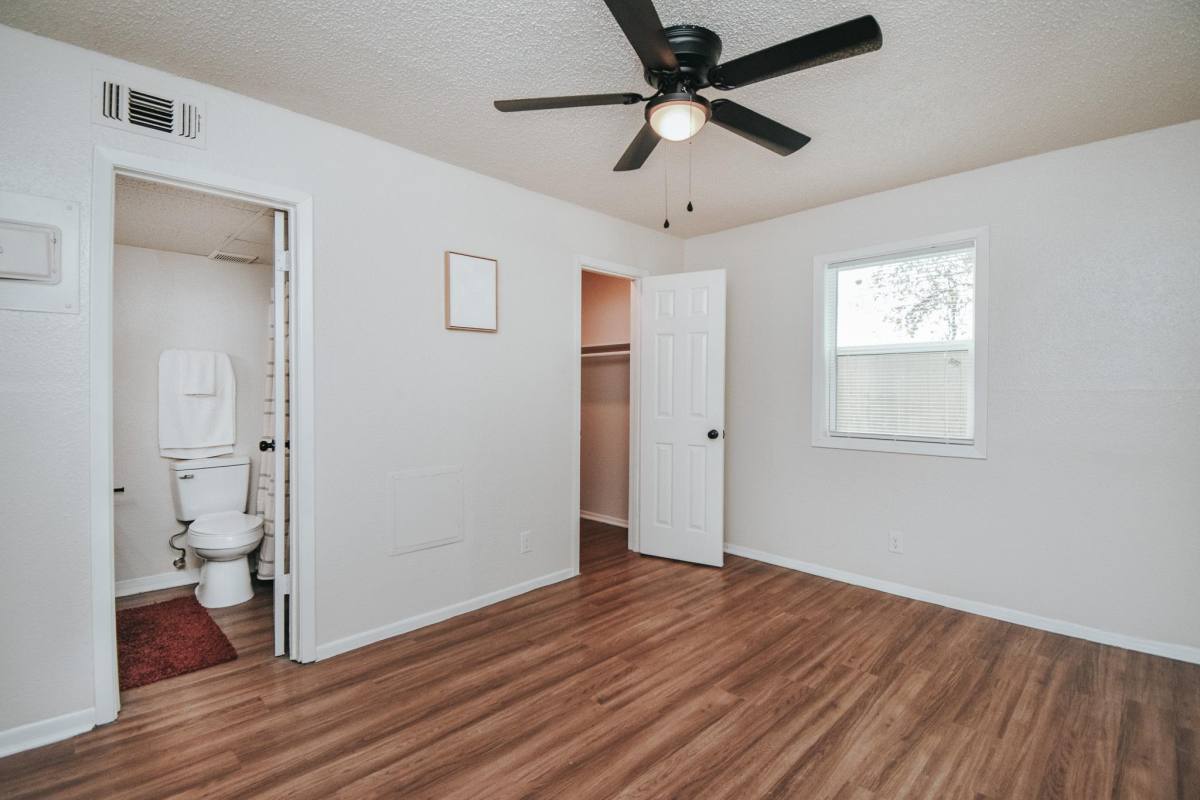 Apartment for rent at 305 E Brazos St, Victoria, TX 77901