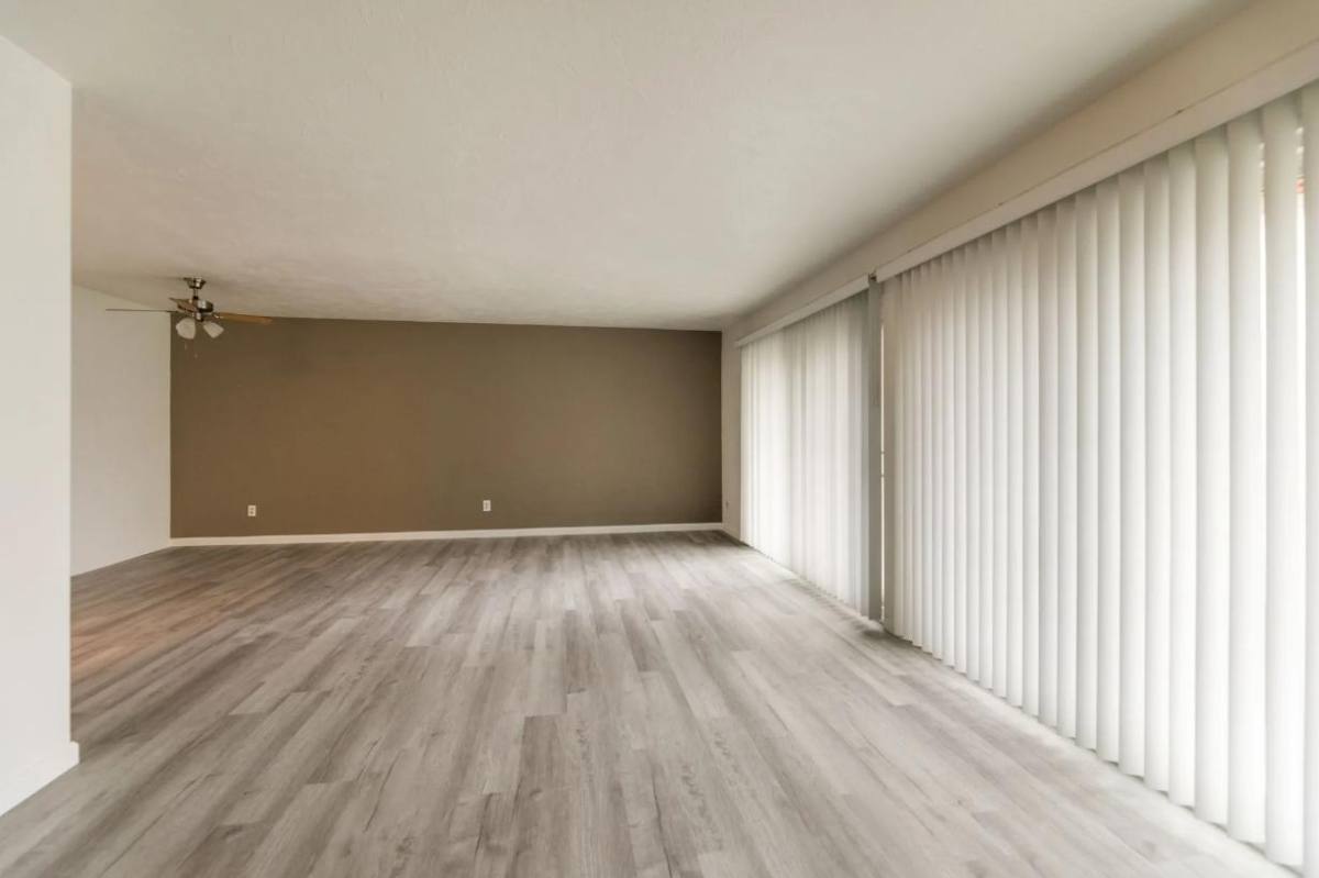 Apartment for rent at 11211 NE Weidler St, Portland, OR 97220