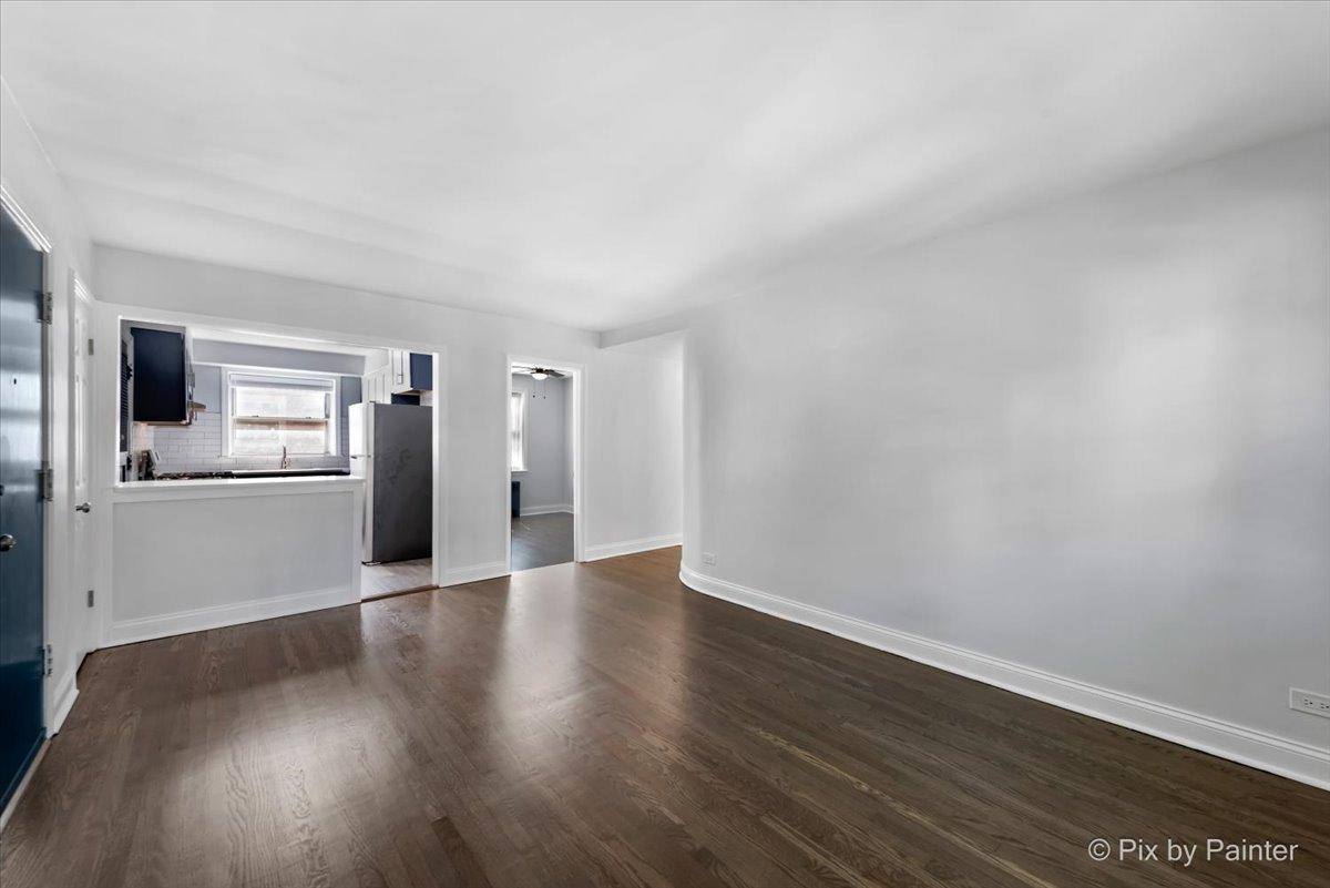 Apartment for rent at 2729 W Berwyn Ave, Chicago, IL 60625