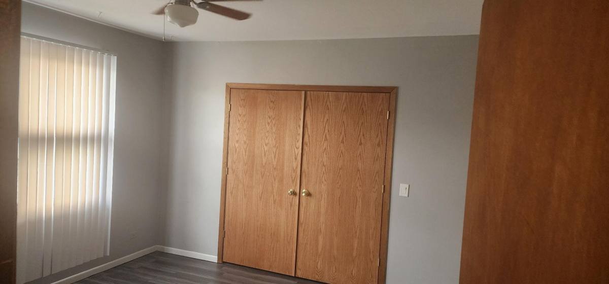 Townhouse for rent at Oak Knoll Estates, 405 First St, Cary, IL 60013