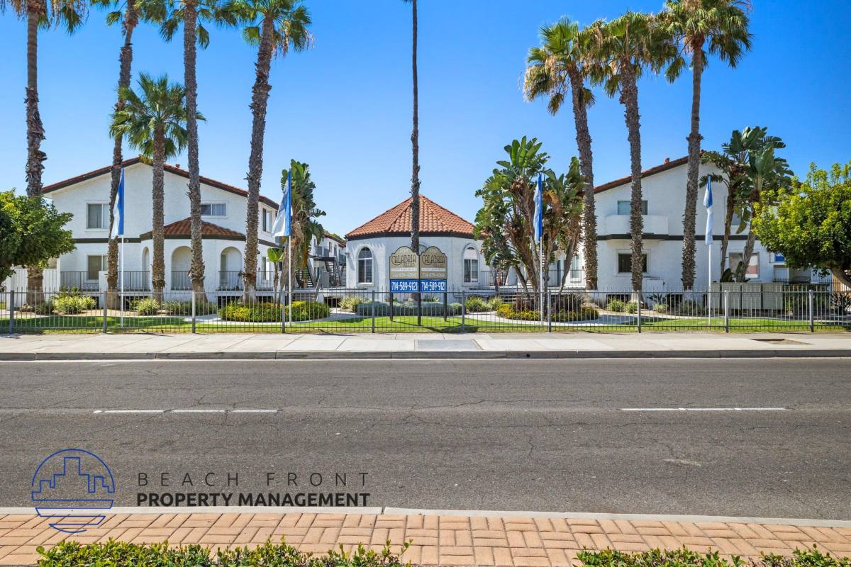 Apartment for rent at Calabria Villas, 2230 W Lincoln Ave #201, Anaheim, CA 92801
