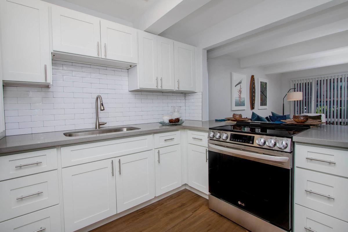 Apartment for rent at Oasis Town Homes, 94-207 Waipahu St, Waipahu, HI 96797