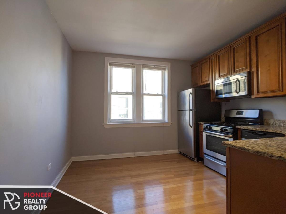 Apartment for rent at Albany Park Gardens, 5027-29 N Harding, Chicago, IL 60625