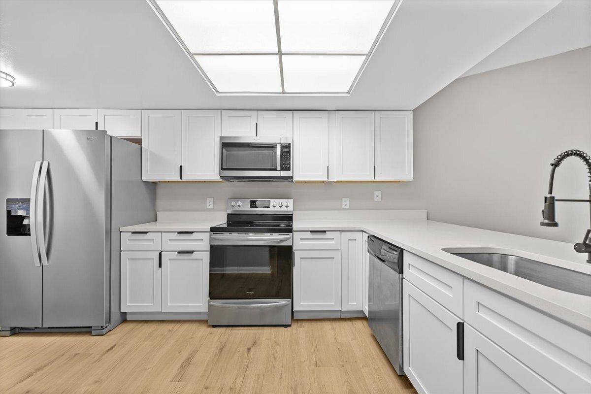 Apartment for rent at Parkview, 1330 Moreland Dr, Clearwater, FL 33764