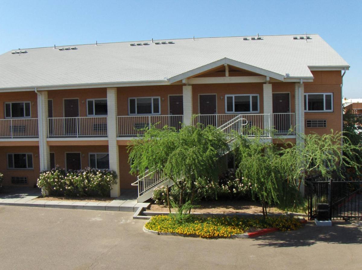 Apartment for rent at 1735 Grand Ave, Phoenix, AZ 85007