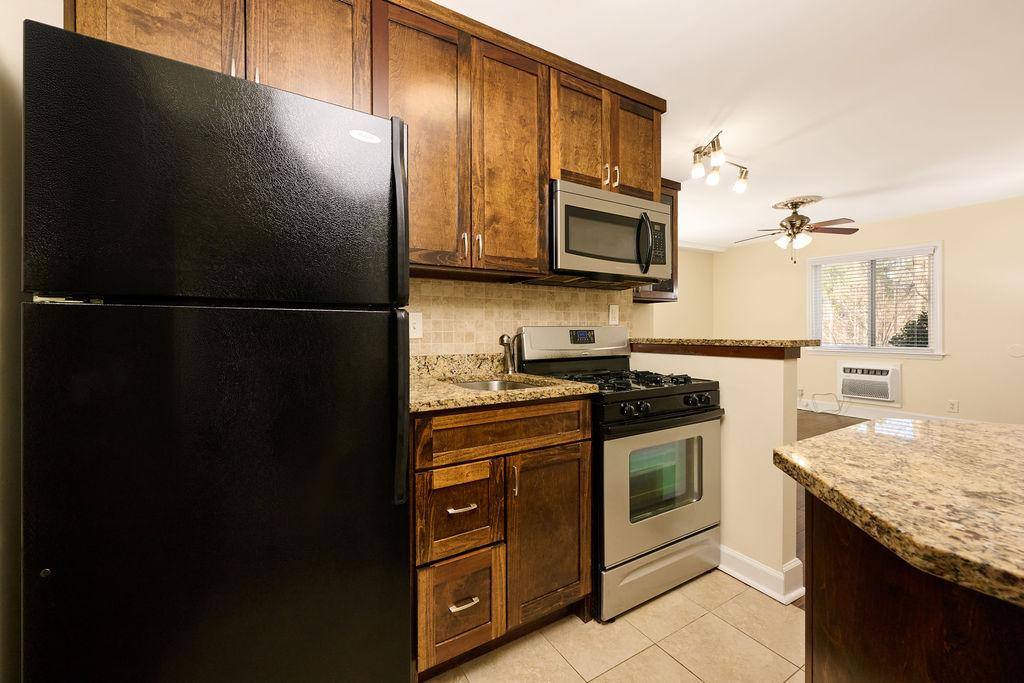 Apartment for rent at 32 Peachtree Ave, Atlanta, GA 30305