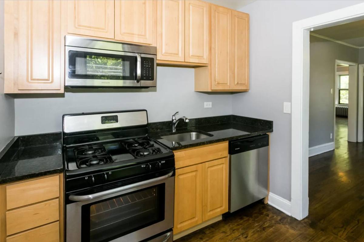 Apartment for rent at 4506 N Central Park Ave, Chicago, IL 60625