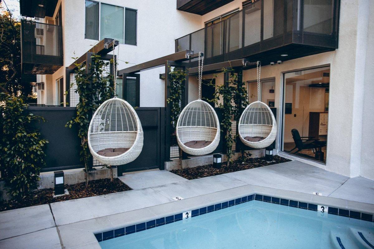 Apartment for rent at Hilgard, 870 Hilgard Ave #405, Los Angeles, CA 90024