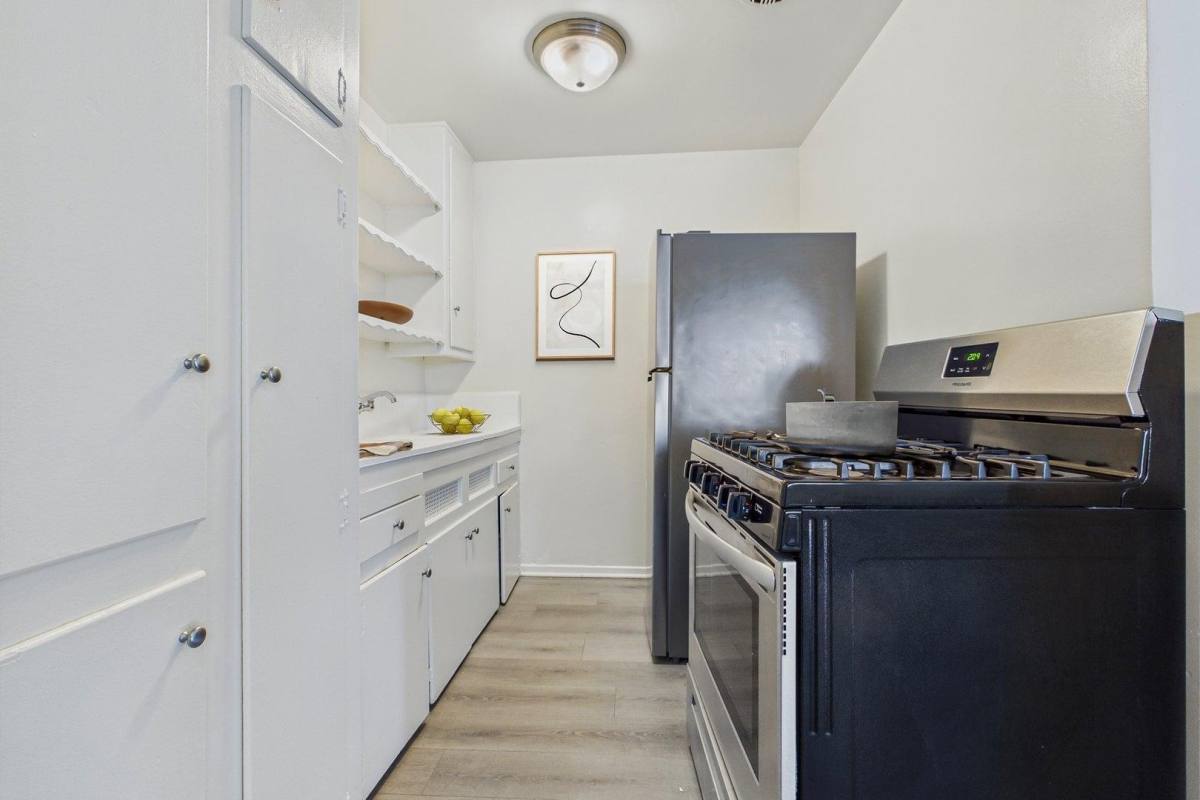 Apartment for rent at 233-237 4th Ave #C, Venice, CA 90291