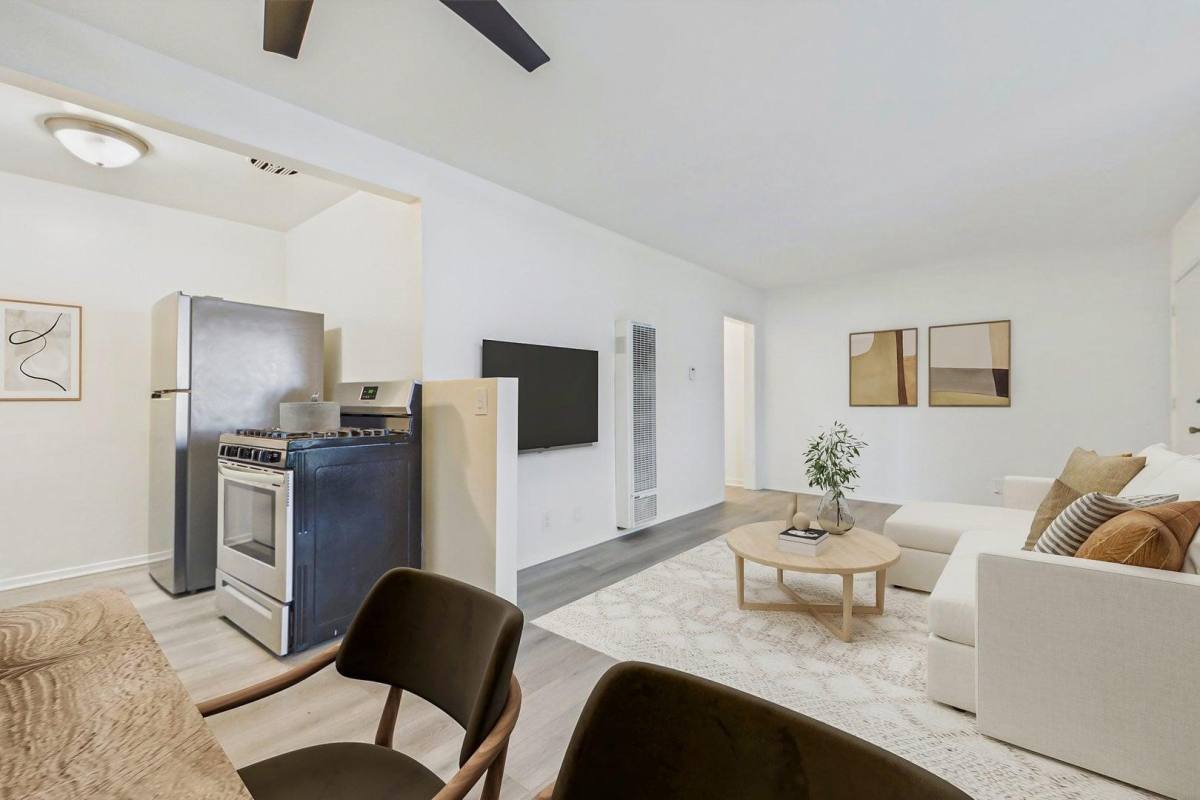 Apartment for rent at 233-237 4th Ave #C, Venice, CA 90291