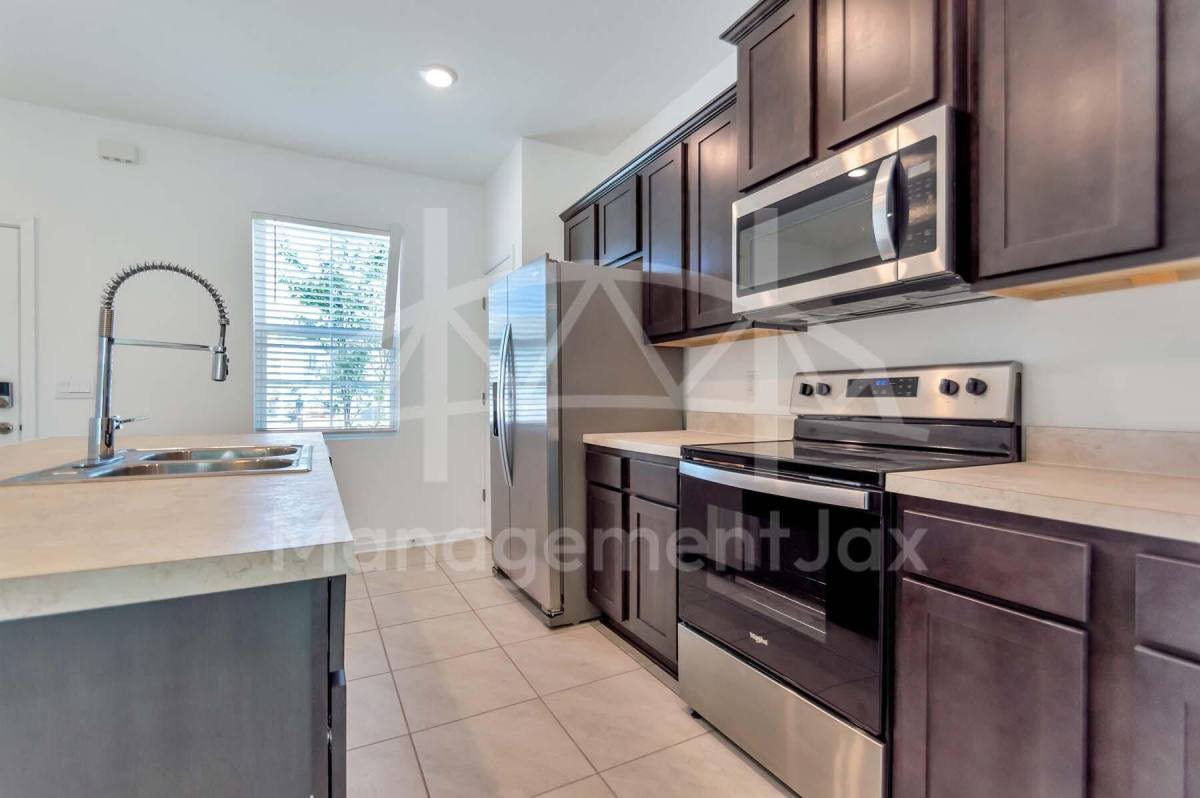 Townhouse for rent at 8330 Zenith Circle #1, Jacksonville, FL 32256