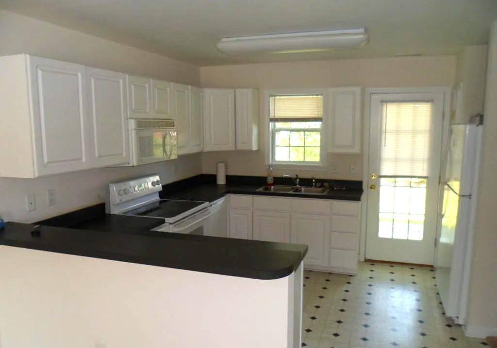 House for rent at 4513 Country Club Rd, Morehead City, NC 28557