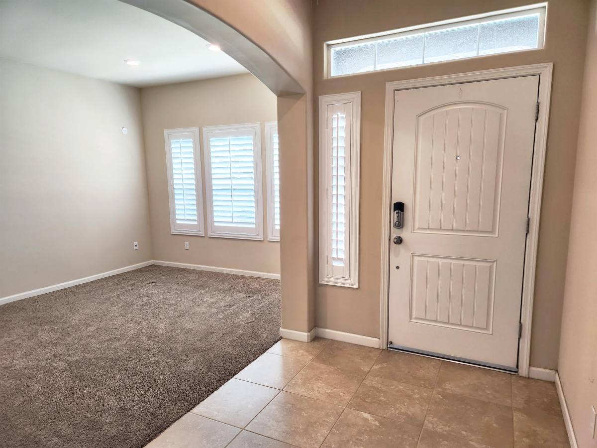 House for rent at Summerlyn, 13710 Onyx Night Dr, Bakersfield, CA 93314
