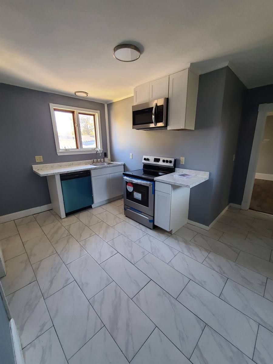 Apartment for rent at 12 Autumn St, Bangor, ME 04401