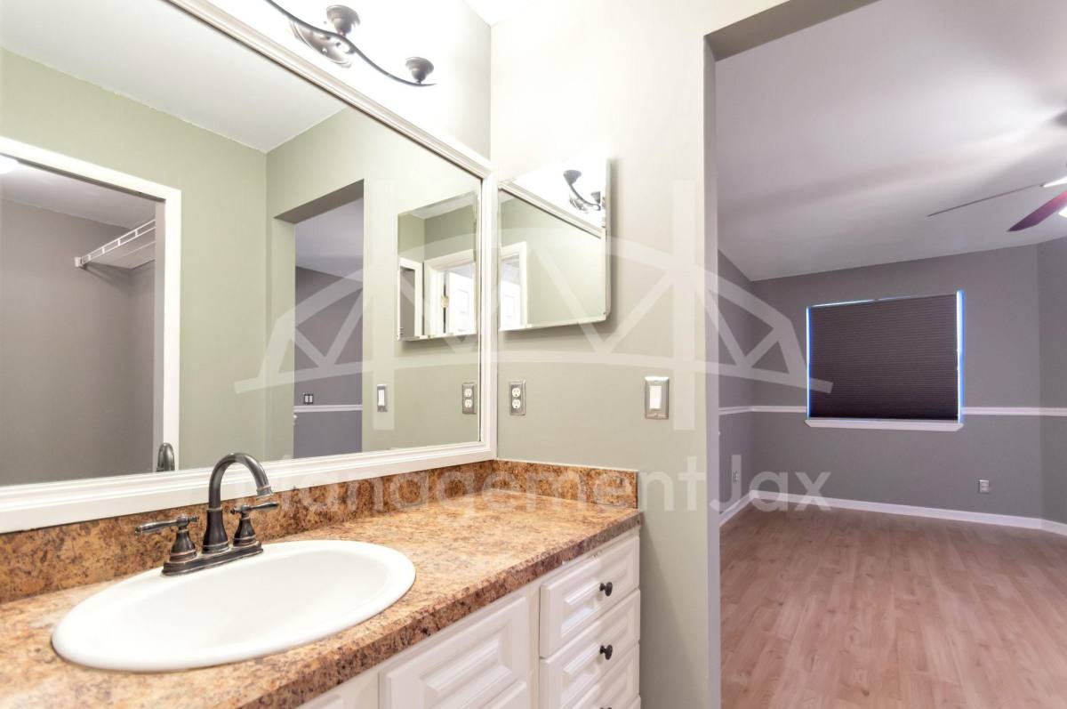 Apartment for rent at Cedar Creek Landing, 5615 San Juan Ave #208, Jacksonville, FL 32210